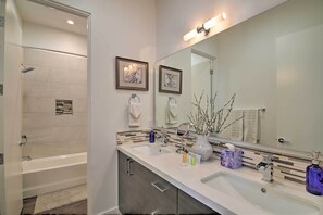 House (3 Bedrooms) | Interior - 068332: 'desert Pearl' 3 BR Oasis w/ Private Pool! (La Quinta)