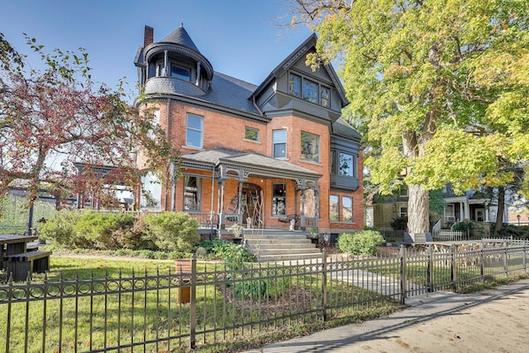 House (Multiple Bedrooms) | Front of property