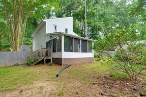 House (3 Bedrooms) | Interior - Cozy Cary Abode ~ 10 Mi to Downtown Raleigh! (Cary)