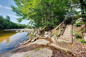 Interior - Riverfront Lincoln Condo w/ Patio + Pool Access! (Lincoln)