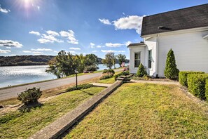 Interior - 1872 Bethlehem Home w/ View of Ohio River! (Otto)