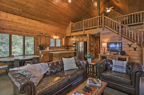 Alluring Nisswa Cabin on Gull Lake w/ Fireplace!