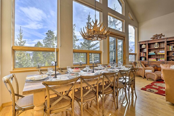 House (4 Bedrooms) | Interior