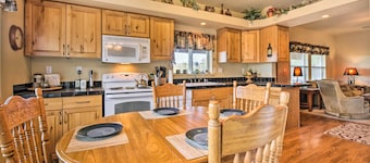 Cozy Ski Cabin w/ Deck Near Taos Ski Valley!