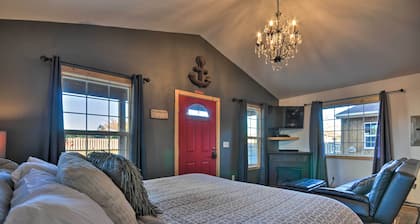 Coastal Retreat in Long Beach: Walk to Attractions