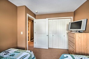 Interior - Charming Big Sky Ski Nook < 1 Mile to Ski Resort! (Big Sky)