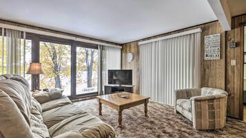 Cottage (2 Bedrooms) | Front of property