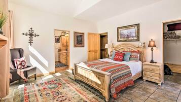 House (5 Bedrooms) | Interior