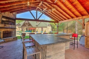 Interior - Heated Spa, Fire Pit! 14-acre Terrell Ranch Escape (Terrell)