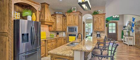 House (5 Bedrooms) | Interior