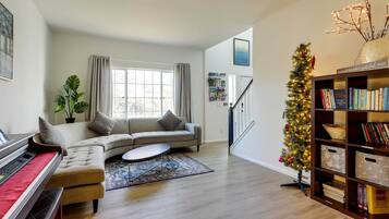 House (5 Bedrooms) | Interior