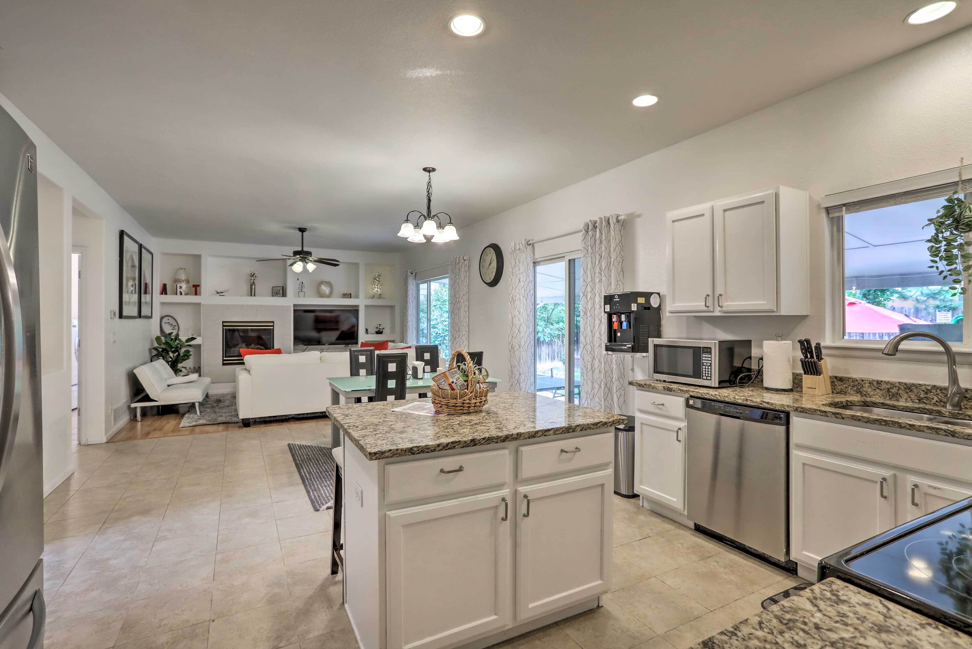 House (5 Bedrooms) | Interior