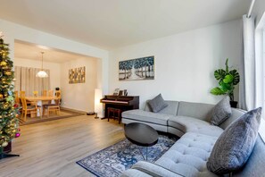 Hús (5 Bedrooms) | Að innan