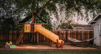 Sacramento Guest House w/ Patio ~ 5 Mi to Downtown