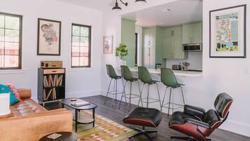 House (2 Bedrooms) | Depan hartanah