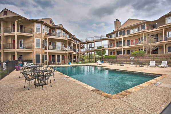 Apartment (2 Bedrooms) | Interior - Resort Condo in Pottsboro w/ Lake Texoma Access! (Pottsboro)