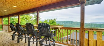 Private Hot Tub: Gatlinburg Cabin in the Clouds