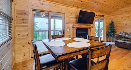 Private Hot Tub: Gatlinburg Cabin in the Clouds