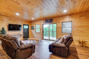 House (2 Bedrooms) | Interior - Private Hot Tub: Gatlinburg Cabin in the Clouds (Gatlinburg)