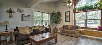 Bright College Station Abode: 3 Mi to Kyle Field