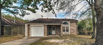 Bright College Station Abode: 3 Mi to Kyle Field