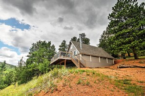 Interior - Hillside Cripple Creek Cabin w/ Hot Tub, Mtn Views (Cripple Creek)