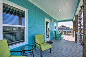 House (3 Bedrooms) | Interior - Walk to Shore: Crystal Beach Home w/ Deck + Grill! (Port Bolivar)