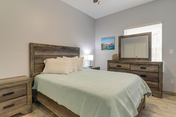 Apartment (3 Bedrooms) | Interior - Island Retreat w/ Pool Access - 1 Block to Beach! (South Padre Island)