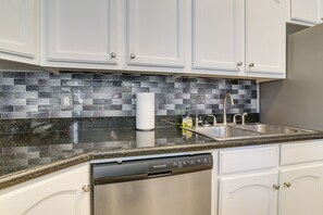 Apartment (3 Bedrooms) | Interior - Island Retreat w/ Pool Access - 1 Block to Beach! (South Padre Island)