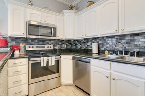 Apartment (3 Bedrooms) | Interior - Island Retreat w/ Pool Access - 1 Block to Beach! (South Padre Island)