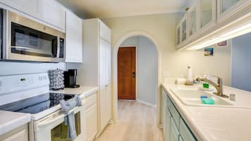 Apartment (1 Bedroom) | Interior