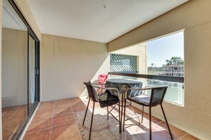 Appartement (0 Bedroom) | Buiten dineren