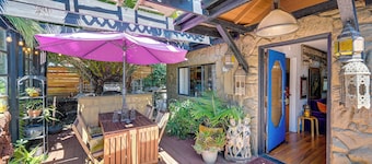Bohemian Wonderland: Benicia Bungalow w/ Pergola!