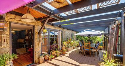 Bohemian Wonderland: Benicia Bungalow w/ Pergola!