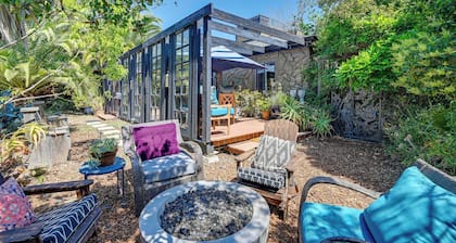 Bohemian Wonderland: Benicia Bungalow w/ Pergola!