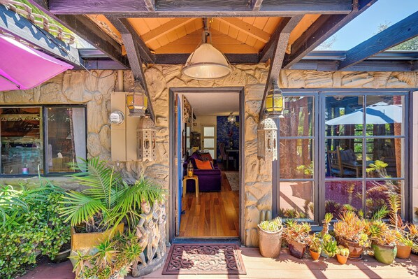 House (3 Bedrooms) | Interior - Bohemian Wonderland: Benicia Bungalow w/ Pergola! (Benicia)