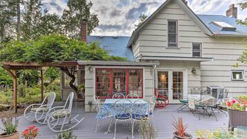 House (4 Bedrooms) | Front of property