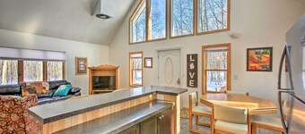 Lakes of the North Home on Snowmobile & ATV Trail!