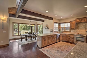 House (4 Bedrooms) | Interior