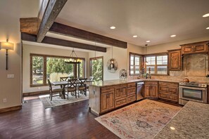 House (4 Bedrooms) | Interior