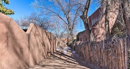 Chic Adobe-style Bungalow in Historic Santa Fe!