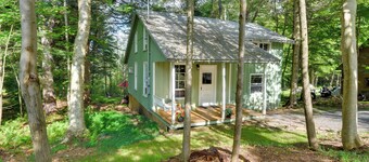 Adirondacks Cabin w/ Fire Pit on Otter Lake!