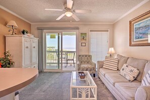 Apartment (1 Bedroom) | Interior - Beachfront Isle of Palms Condo w/ Balcony & Pool! (Isle of Palms)