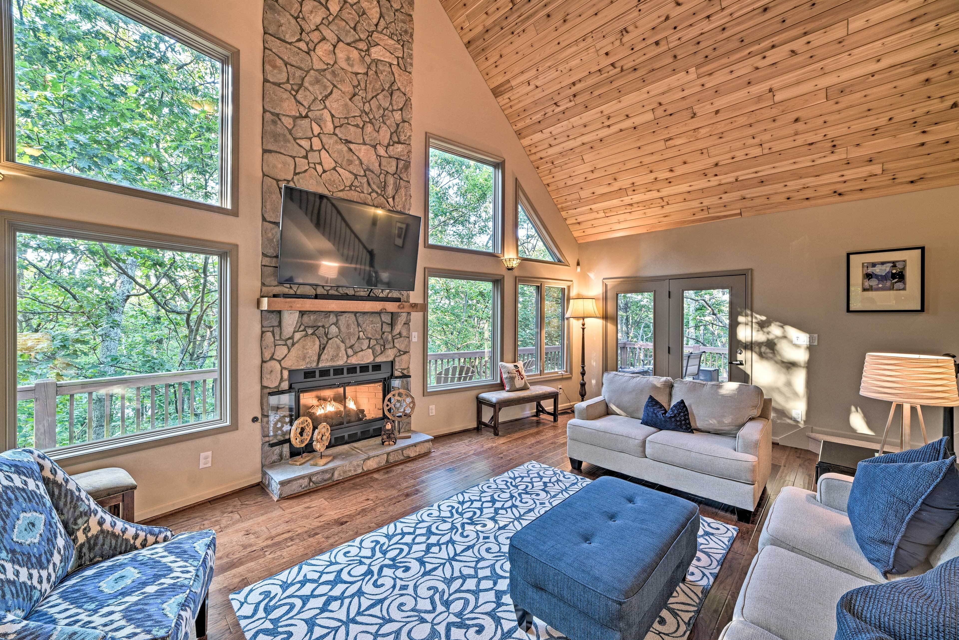 House (5 Bedrooms) | Interior