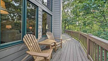 House (5 Bedrooms) | Interior