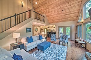 House (5 Bedrooms) | Interior