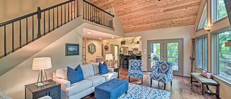 House (5 Bedrooms) | Interior