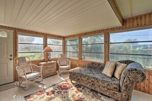 Interior - Charming Port Charlotte Home w/ Lanai & Pool! (Port Charlotte)