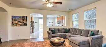 12 Mi to Riverwalk District: Quiet Reno Retreat