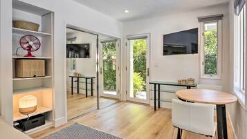 Apartment (0 Bedroom) | Interior